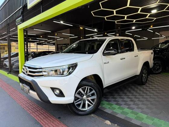 TOYOTA HILUX 2.8 SRX 4X4 CD 16V DIESEL 4P AUTOMÁTICO